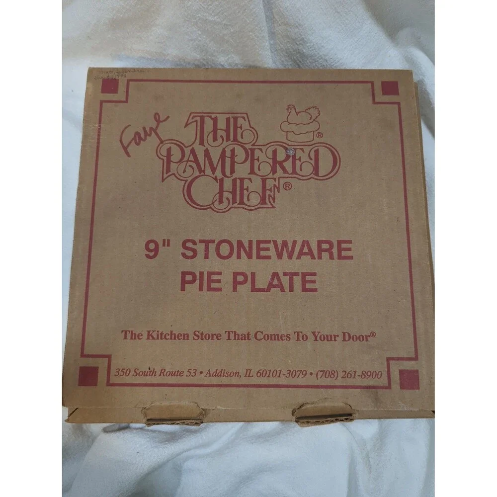 Vintage new in box 9-in stoneware pie plate pampered chef kitchen baking